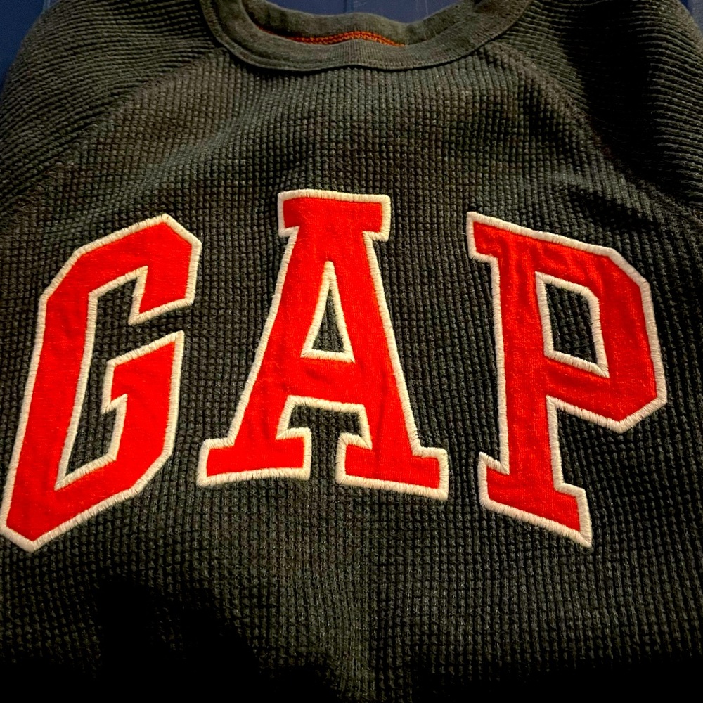 GAP Kids Boy’s Thermal Long Sleeve Shirt, Gray, Size: Small (6/7)